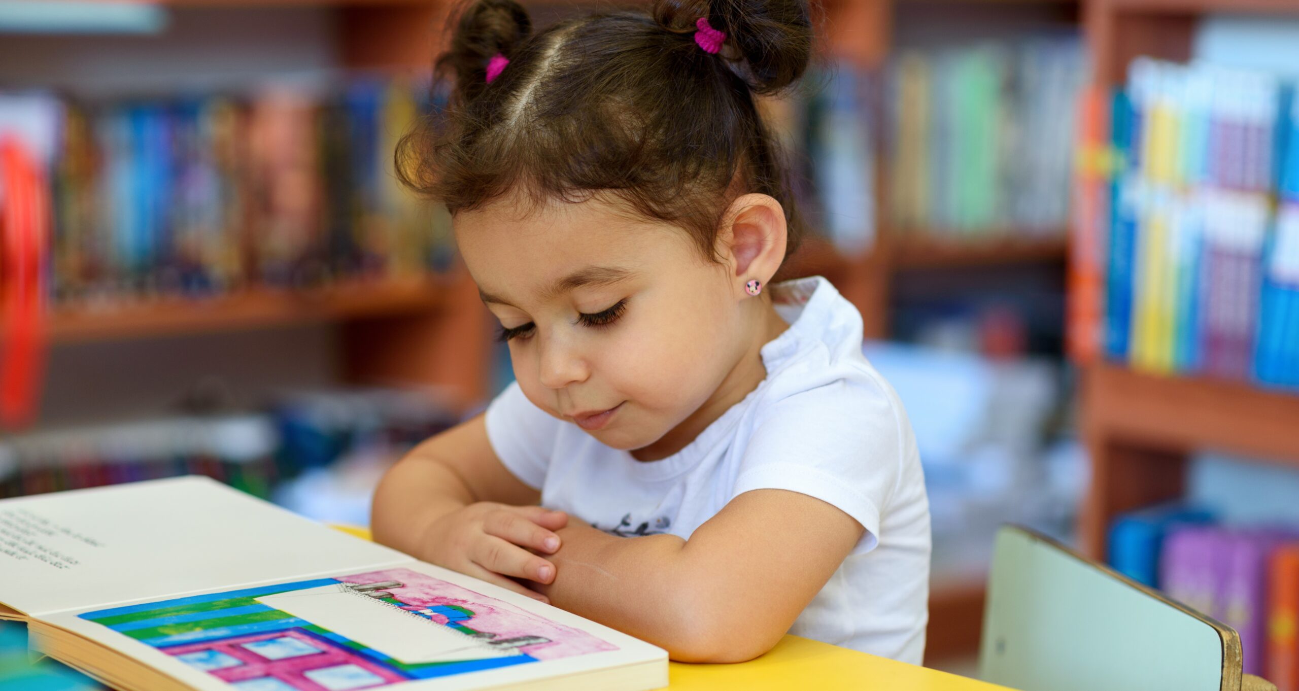 Leitura: como a prática estimula o desenvolvimento das crianças e auxilia no estresse em meio à pandemia
