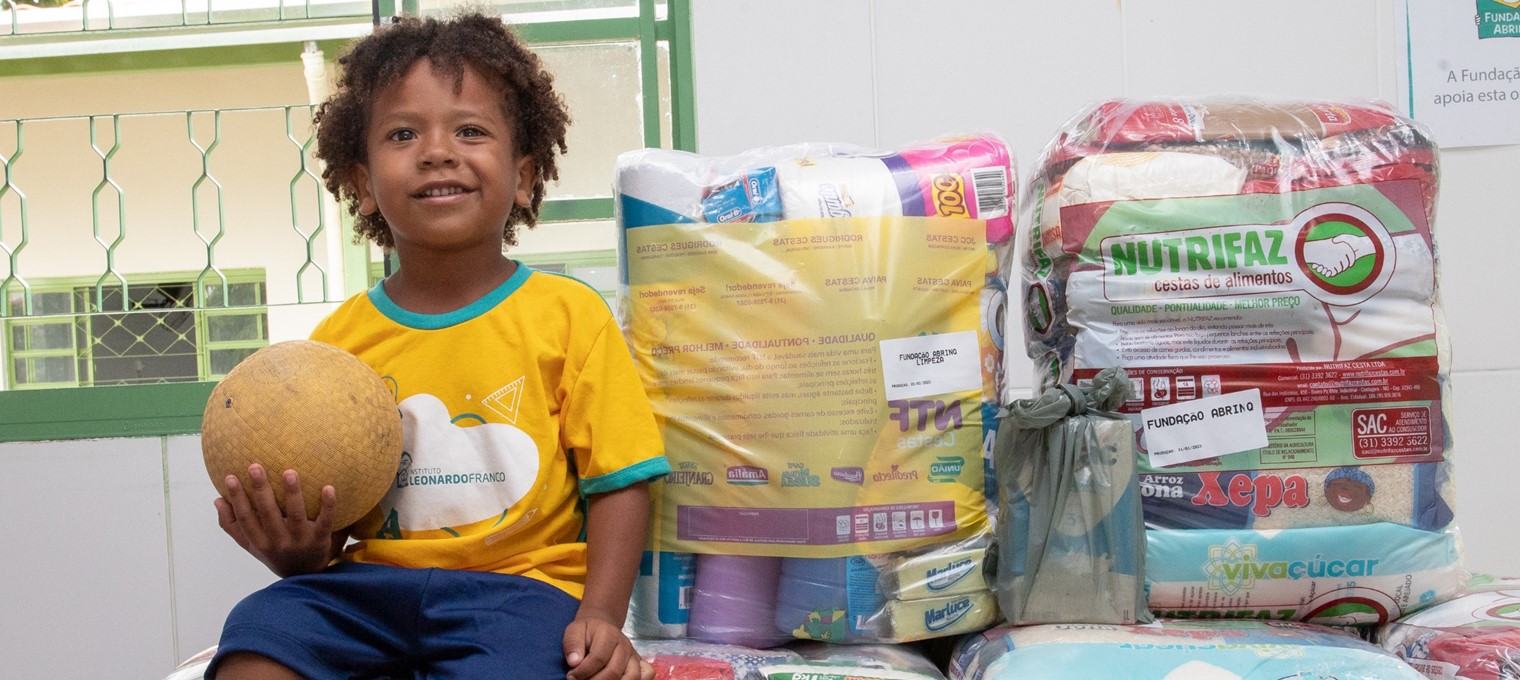 Fundação Abrinq doa cestas básicas e produtos de limpeza para famílias atingidas pelas chuvas em Minas Gerais